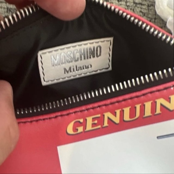 RARE SS20 Moschino x Budweiser Couture Clutch Shaped Can Purse NEW With Tags - Picture 6 of 10